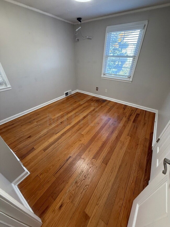 Building Photo - 1702 Graefield Rd