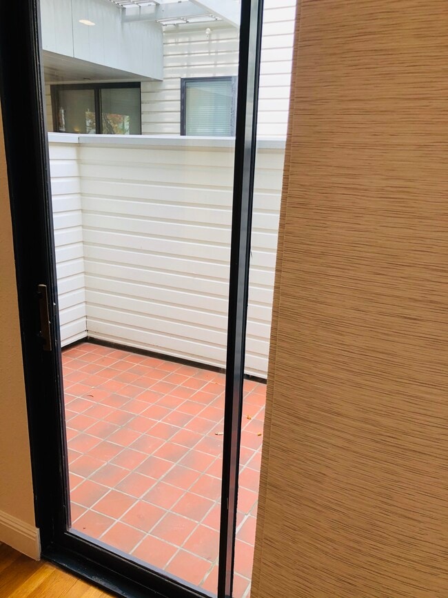 Building Photo - 1755 Filbert St