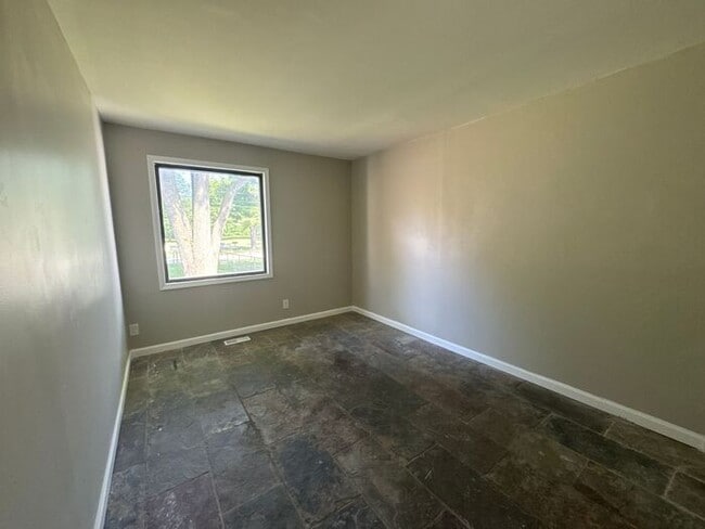 Building Photo - Beautiful home in Saint Ann!