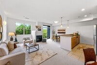 Building Photo - Updated 1BD/1BA Condo on Open Space!