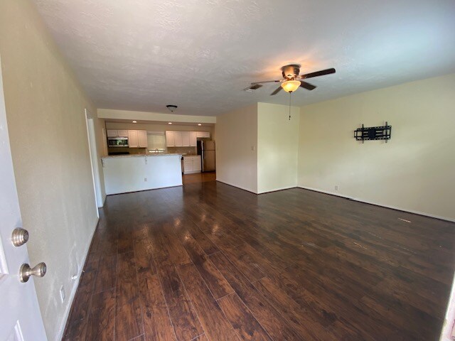 Building Photo - 1202 Marie St