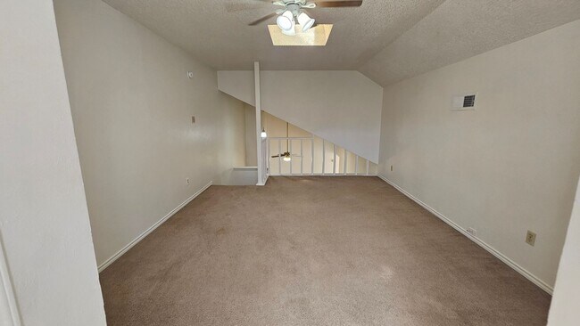 Building Photo - 544 E Windsor Dr