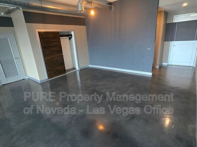 Building Photo - 200 Hoover Ave