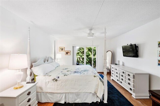 Building Photo - 3909 N Ocean Blvd