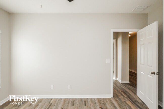 Building Photo - 644 Black Eagle Dr