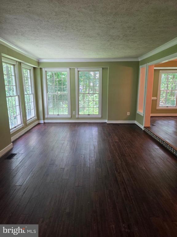 Building Photo - 3059 Southampton Dr