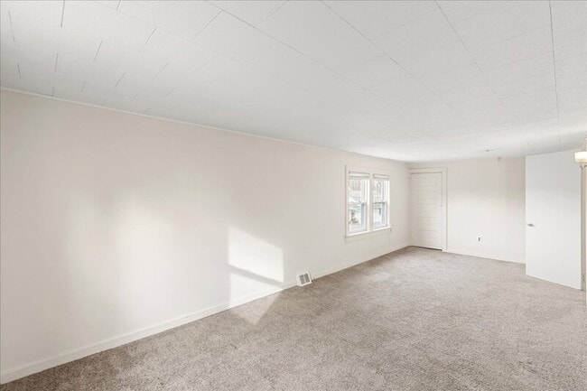 Building Photo - 139 Leona Ave