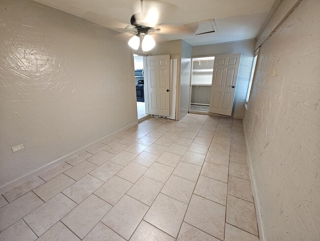 Building Photo - 2111 Arkansas Ave