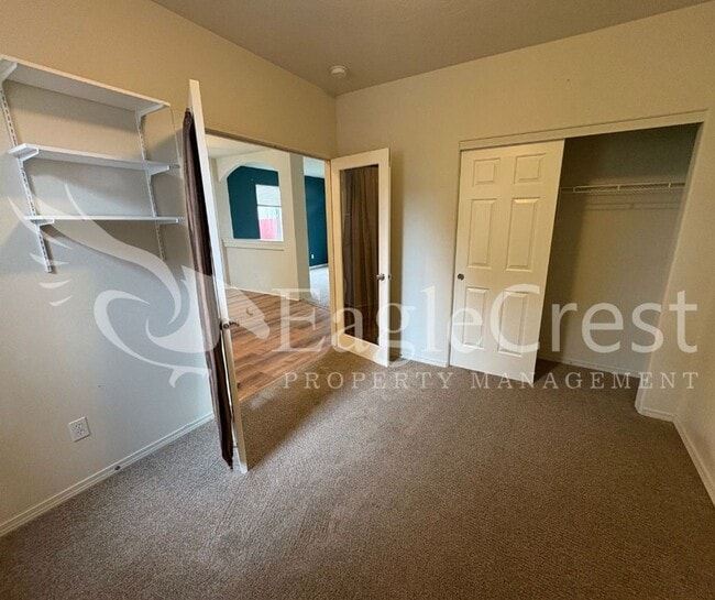 Building Photo - Three Bedroom, Two Bathroom Home Located o...