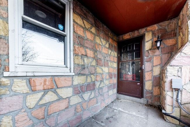 Building Photo - 952 Freeland St