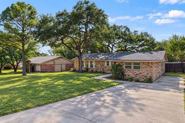 Building Photo - 224 Mountain View Dr