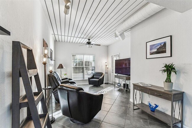 Building Photo - 2421 W Horatio St