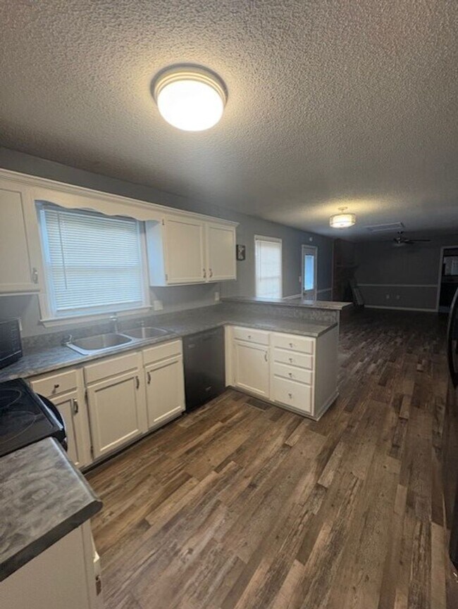 Building Photo - ?Bristol Gem: Modern 3-Bed House in Prime Bristol Location?