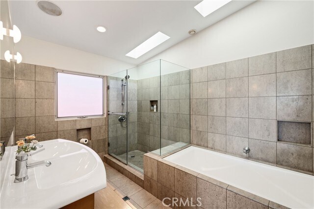 Building Photo - 409 C. Mayor