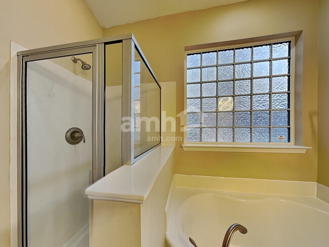 Building Photo - 5279 Crosswinds Rd