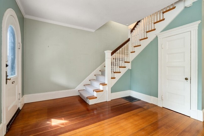 Building Photo - 18 Eaton Ct