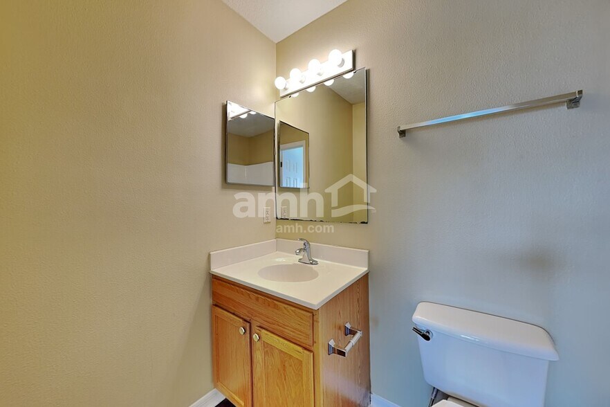 Building Photo - 1051 Brenton Leaf Dr