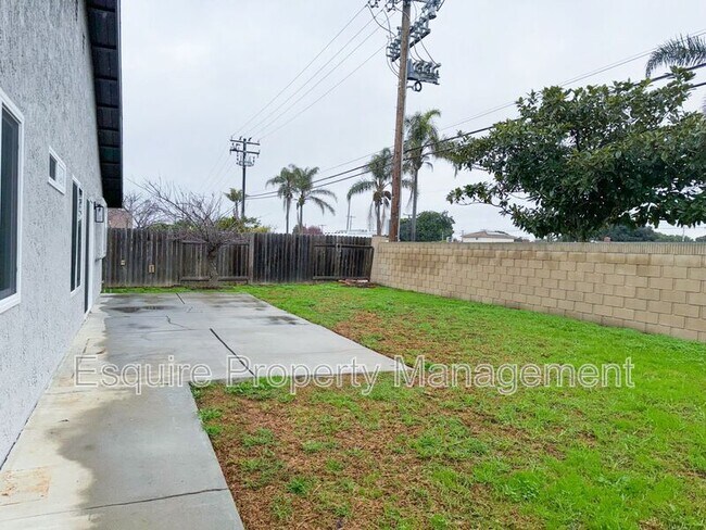 Building Photo - 1630 Helm Dr