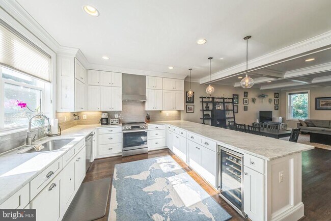Building Photo - 4213 4th St NW