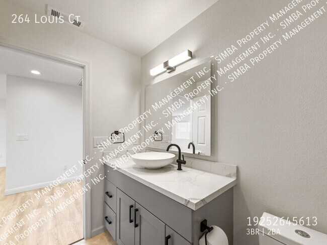 Building Photo - 264 Louis Ct