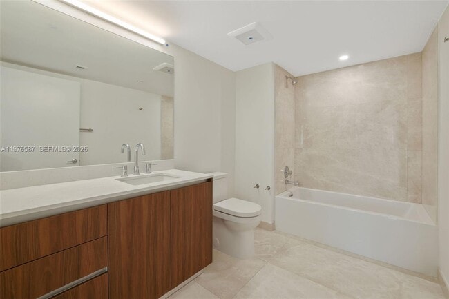 Building Photo - 1500 Bay Rd