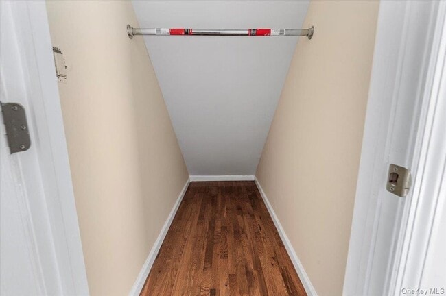 Building Photo - 20 Alex Ln