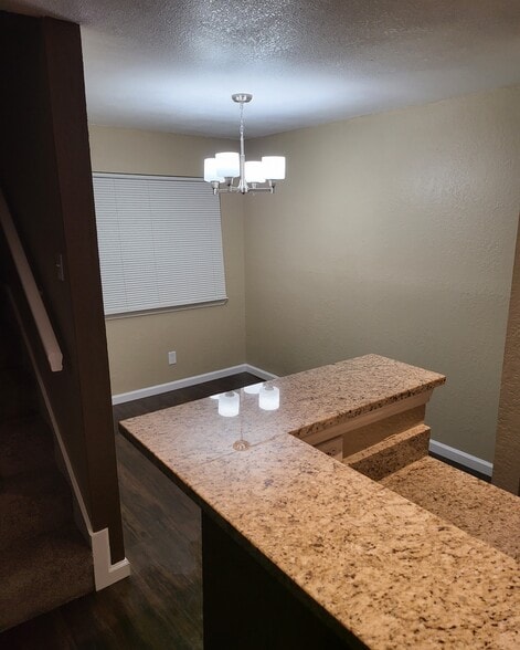 Building Photo - 2304 Balsam Dr