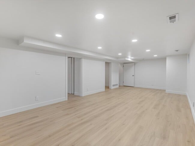 Building Photo - 4980 S 1645 E