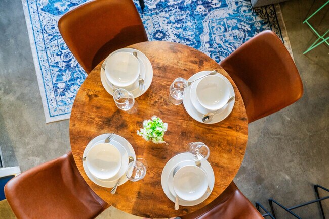 Building Photo - 333 E Roosevelt St