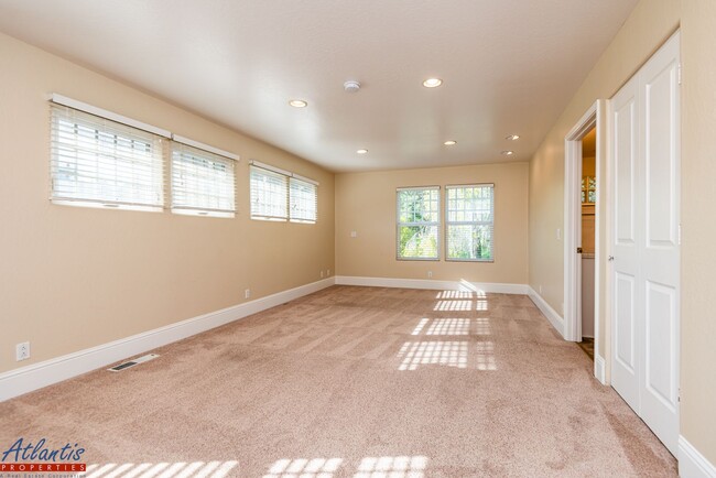 Building Photo - Beautiful & Spacious Corralitos Home