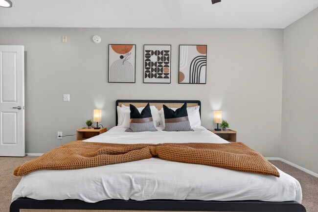 Building Photo - 15164 N 140th Dr