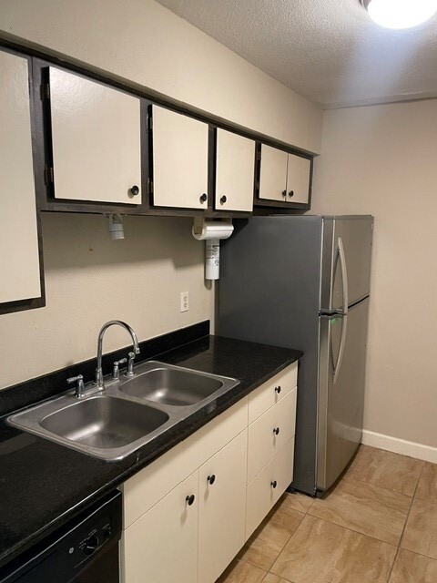 Building Photo - 5550 N Braeswood Blvd
