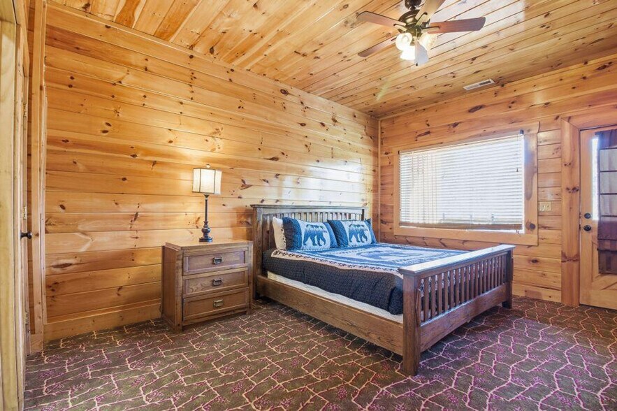 Building Photo - 1115 Towering Oaks Dr