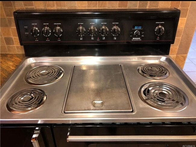 Building Photo - Beautifully Renovated 4bdrm/2.5bth Tri-Level Home Located on a Large Lot in Henrico County!!