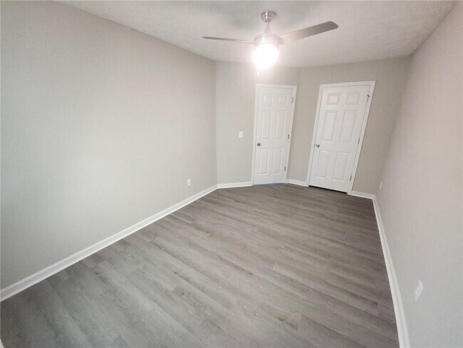 Building Photo - 3368 Eastmont Ln