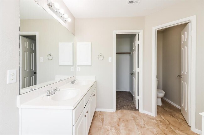 Building Photo - 15118 Sycamore Leaf Ln