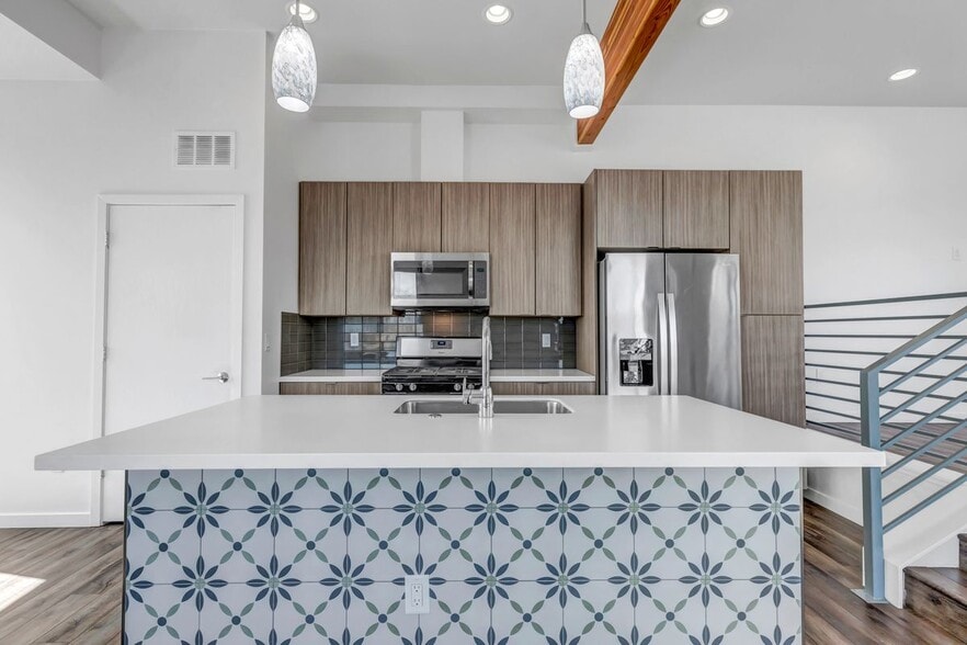 Building Photo - 1239 Tennyson St