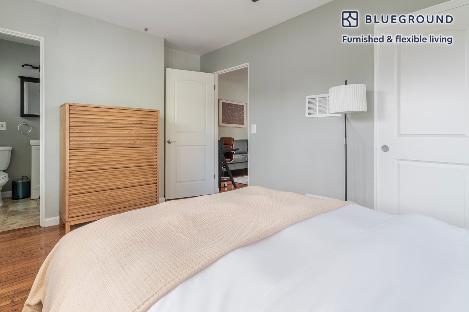 Building Photo - 329 Hawthorne Ave