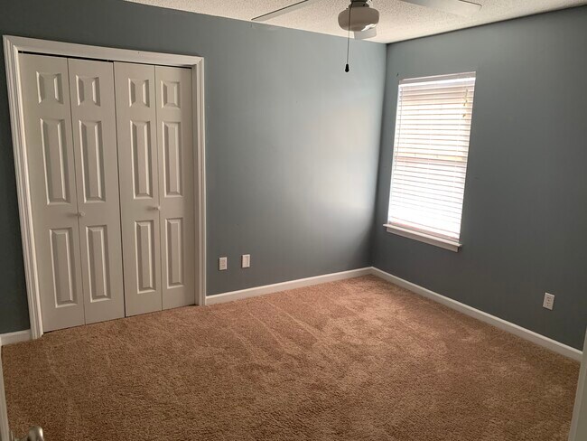 Building Photo - 855 Rossi Cir