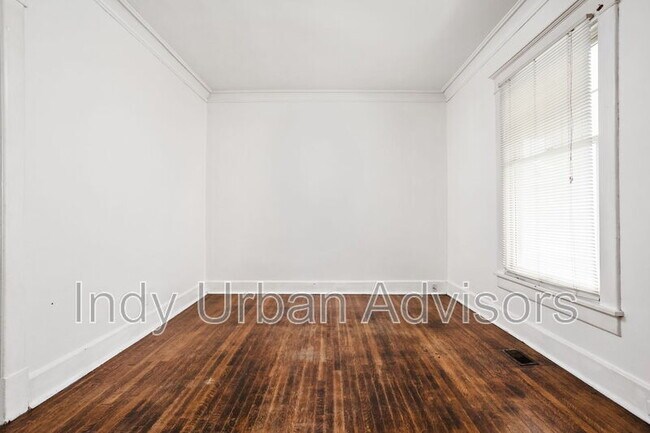 Building Photo - 418 N Drexel Ave