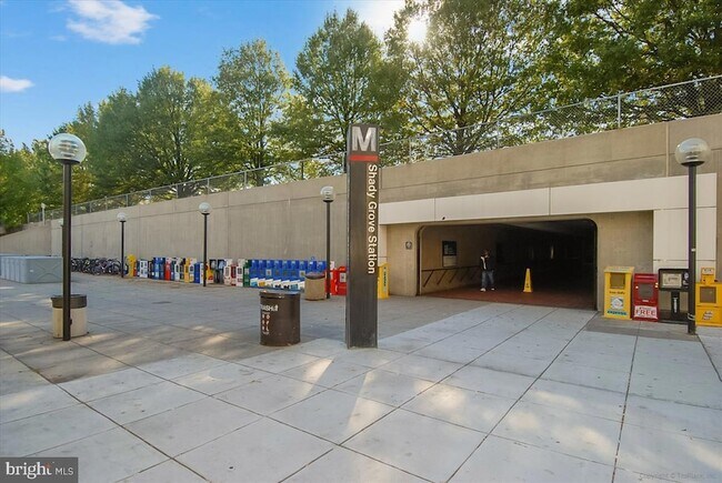 Building Photo - 16616 Crabbs Branch Way