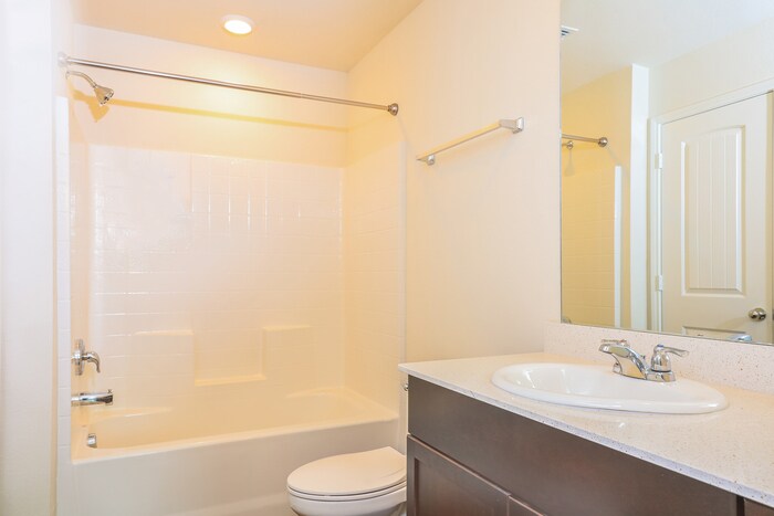 Building Photo - 4104 Wintergreen Dr