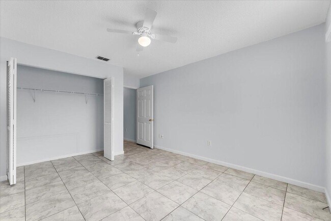 Building Photo - 508 Glade Ct