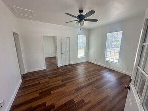 Building Photo - 4305 10th Street