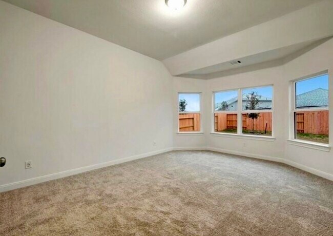 Building Photo - 1927 Darlington Oak Dr