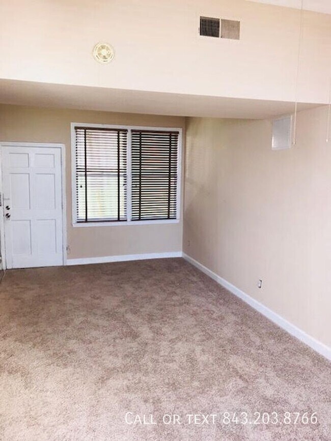Building Photo - Cozy 1 bedroom, 1 bath home in the heart o...