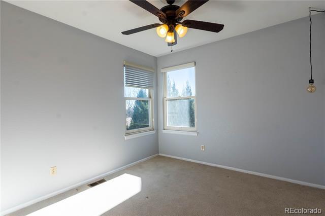 Building Photo - 2323 Dogwood Cir