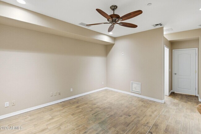 Building Photo - 6206 W Buckhorn Trail