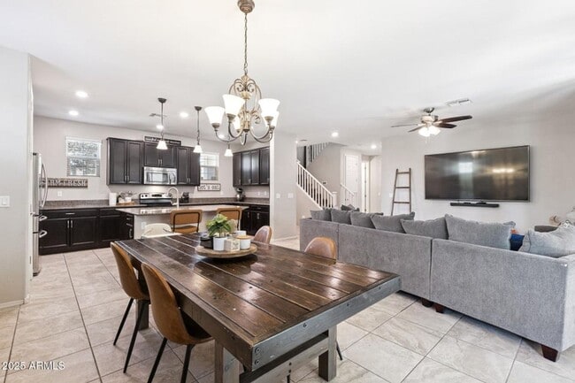 Building Photo - 3 Bedroom 2.5 Bathroom Paseo Place Home