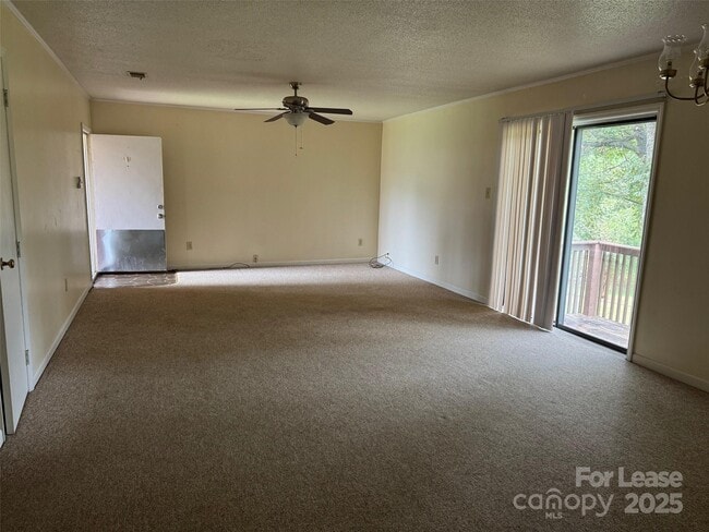 Building Photo - 1237 15th Ave NW